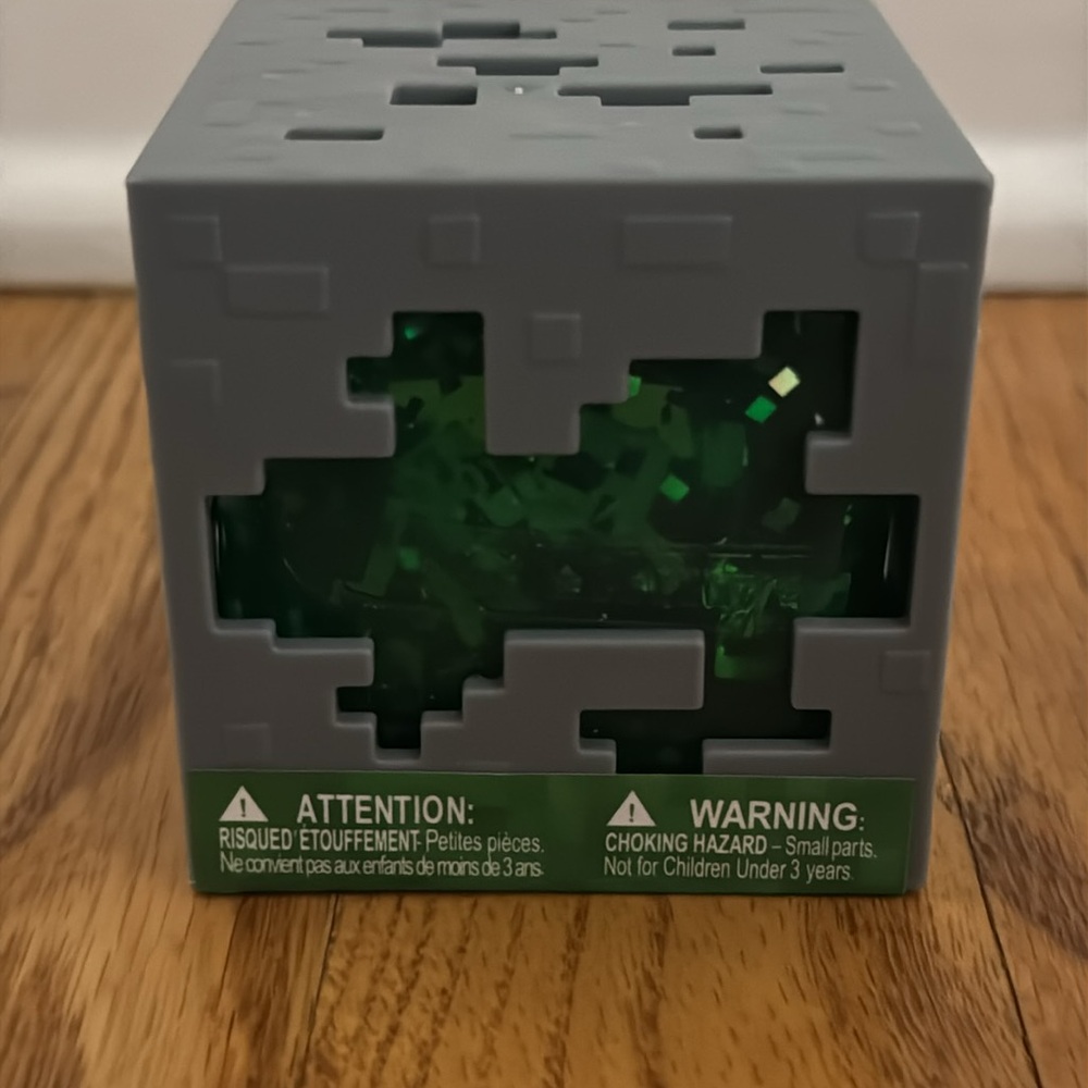 Minecraft Jelly Cube Squishy Toy - Picture 3 of 7
